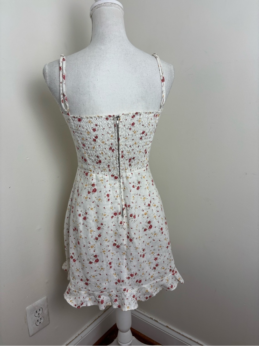 Reformation Kiernan Linen Ruffle Hem Mini Dress Floral Print Size 6 NWOT - Picture 7 of 12